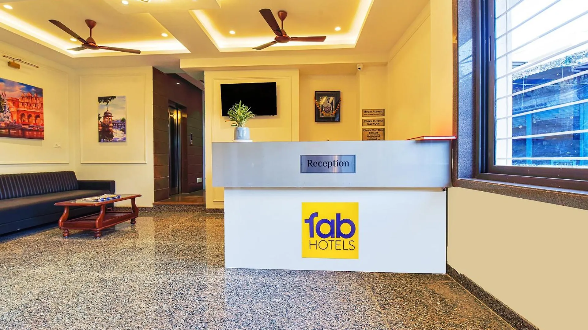*** Hotel Fabhotel Samrat Regency Udaipur Inde